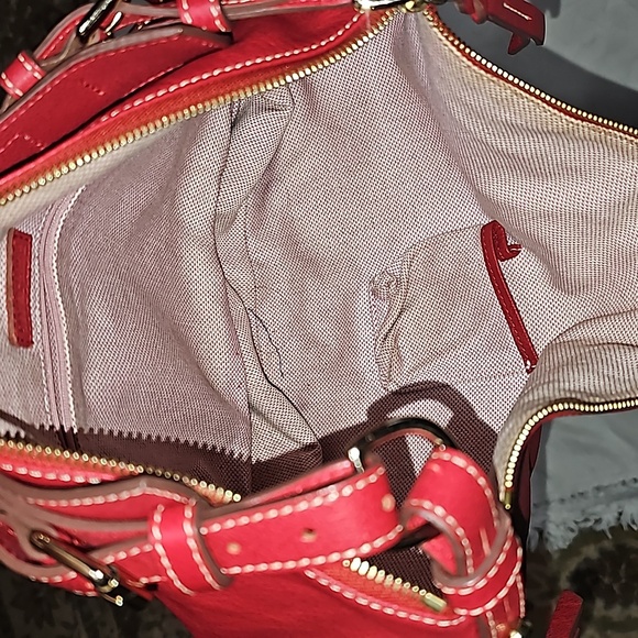 Dooney & Bourke bag red leather large satchel gold zipper strap buckle - Picture 5 of 8